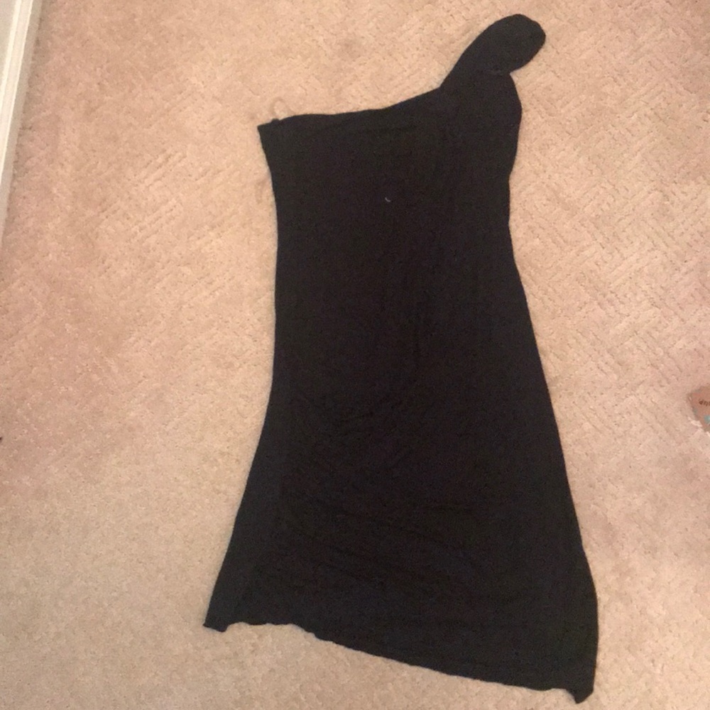 One arm black dress